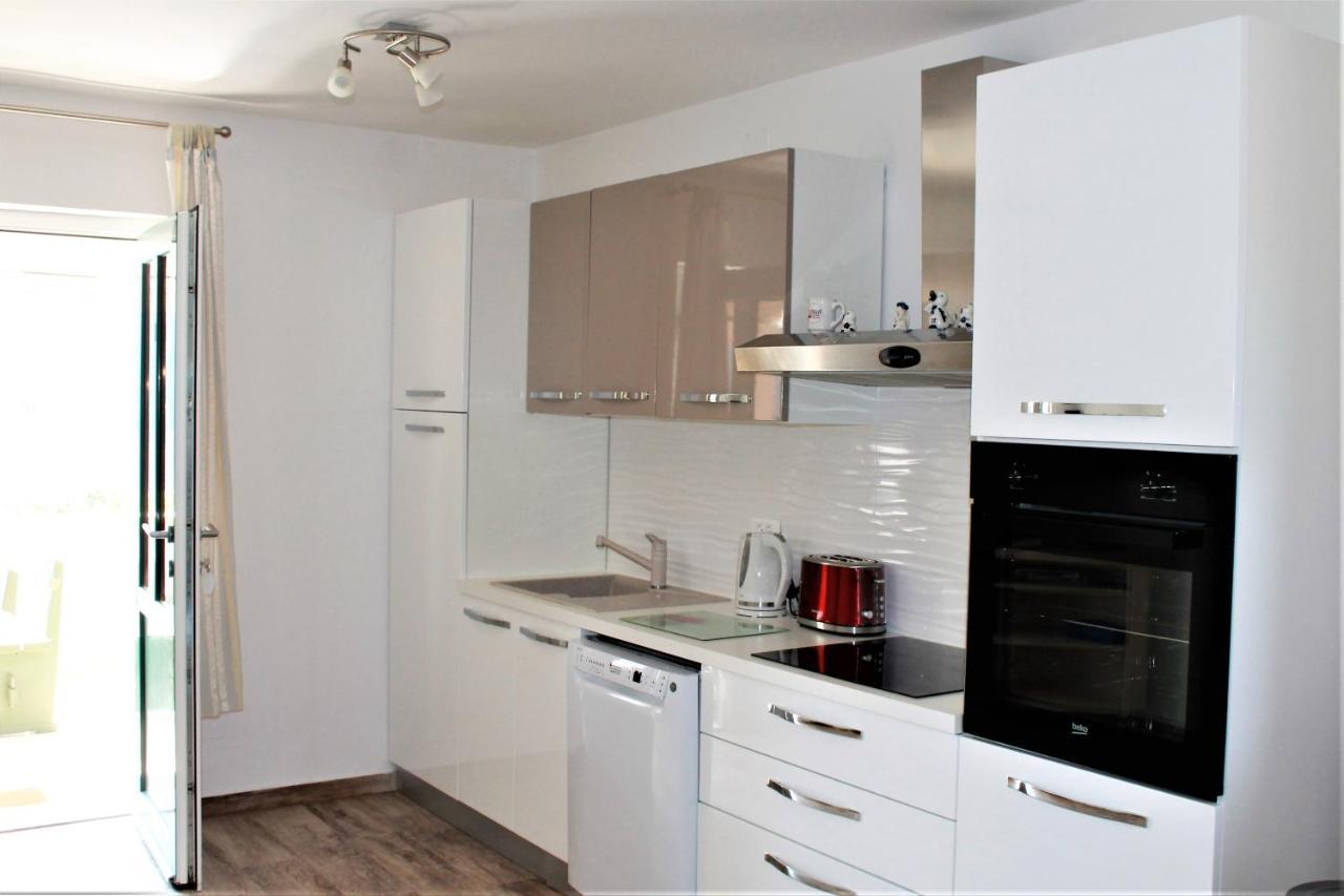 Apartmani Klaudija Valun Buitenkant foto