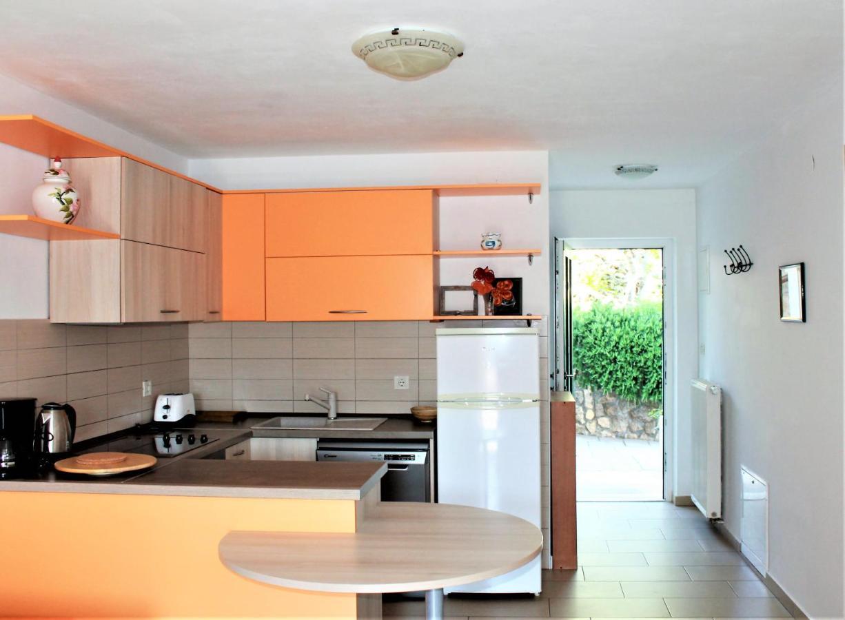 Apartmani Klaudija Valun Buitenkant foto