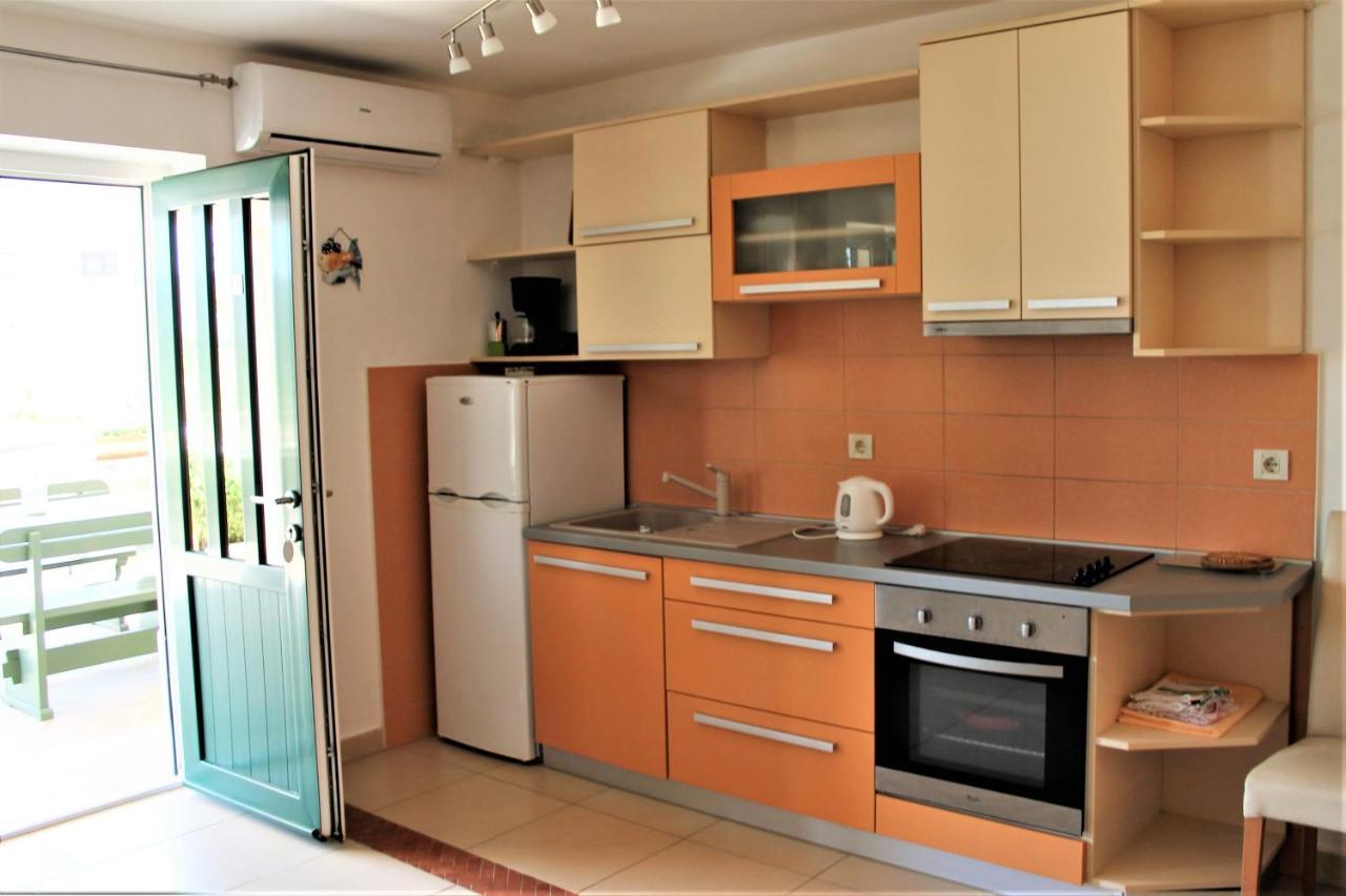 Apartmani Klaudija Valun Buitenkant foto