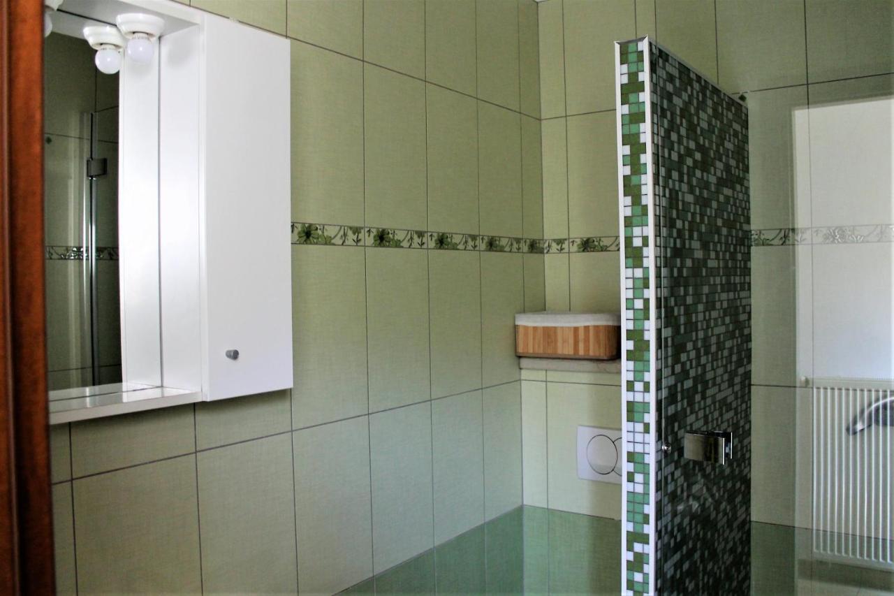 Apartmani Klaudija Valun Buitenkant foto