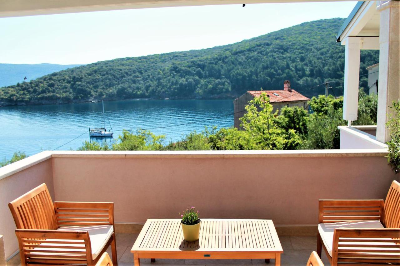 Apartmani Klaudija Valun Buitenkant foto