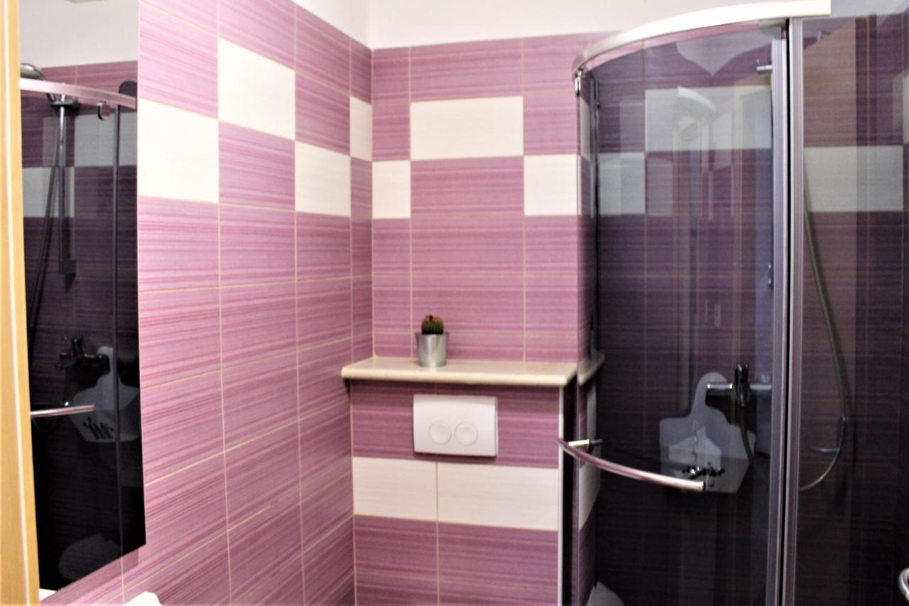 Apartmani Klaudija Valun Buitenkant foto